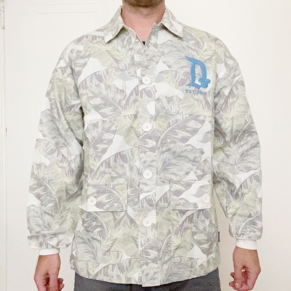Disney Disneyland Resort Safari Spirit Jersey Shirt Jacket Men’s Size Small New